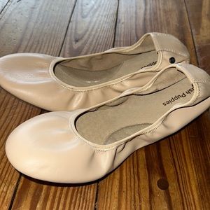 Hush puppies like new ballerina flats size 11 -camel color